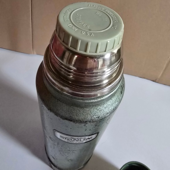 Vintage Aladdin Stanley Thermos A-944C 1 Qt Vacuum Bottle #100 Cup #11 Stopper - Picture 3 of 16